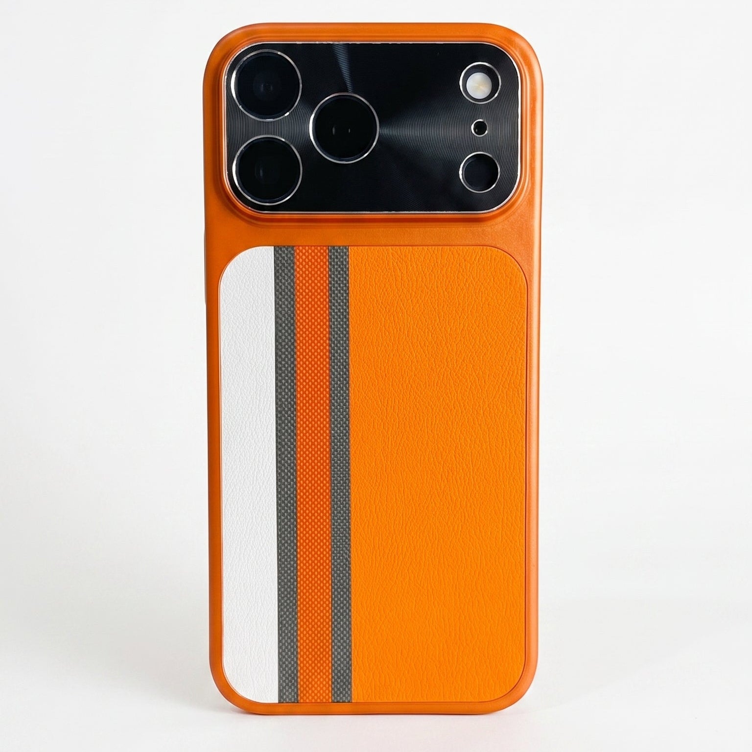 Silicone case with a leather blend